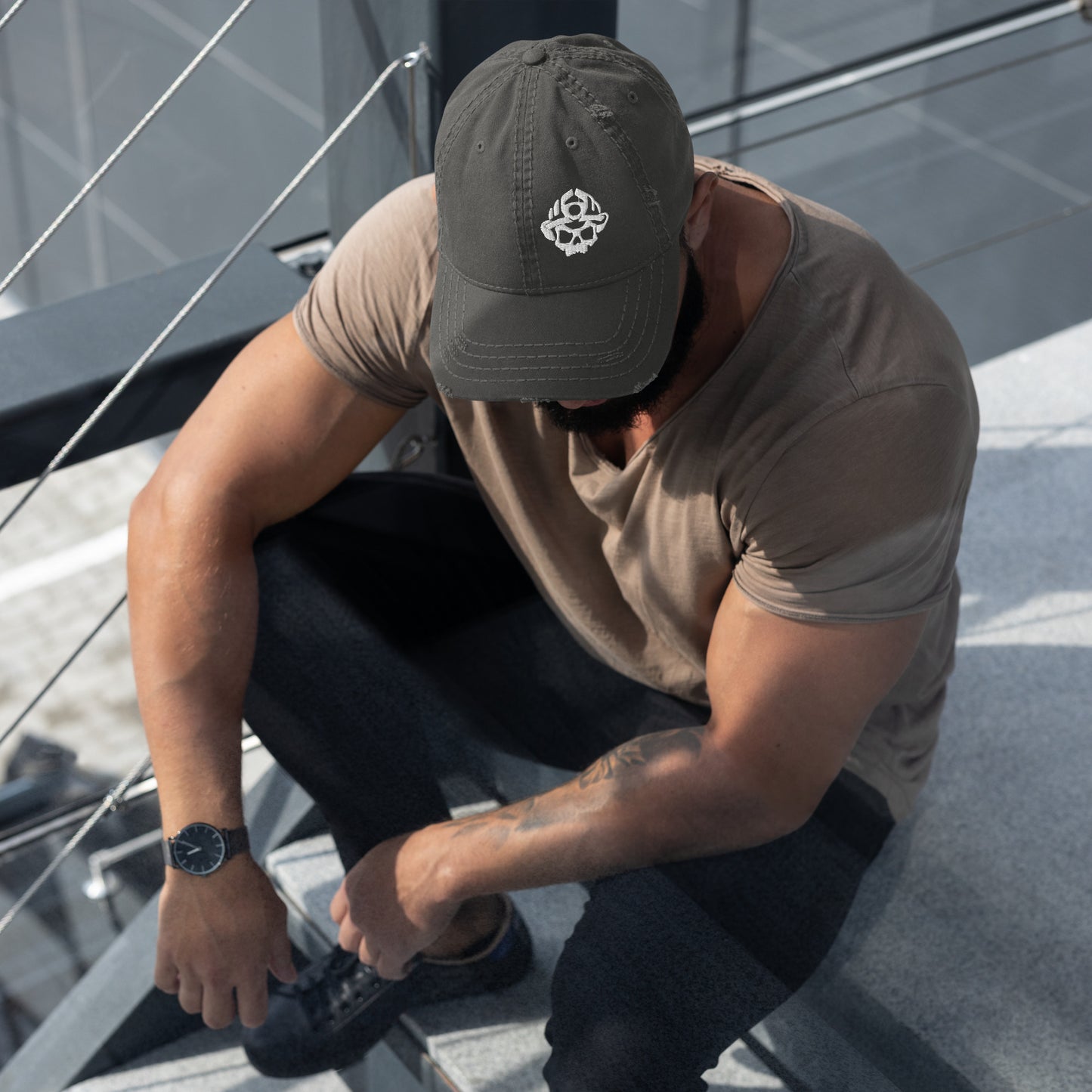 Gorra de sarga de algodón desgastada con logotipo de calavera y casco negro