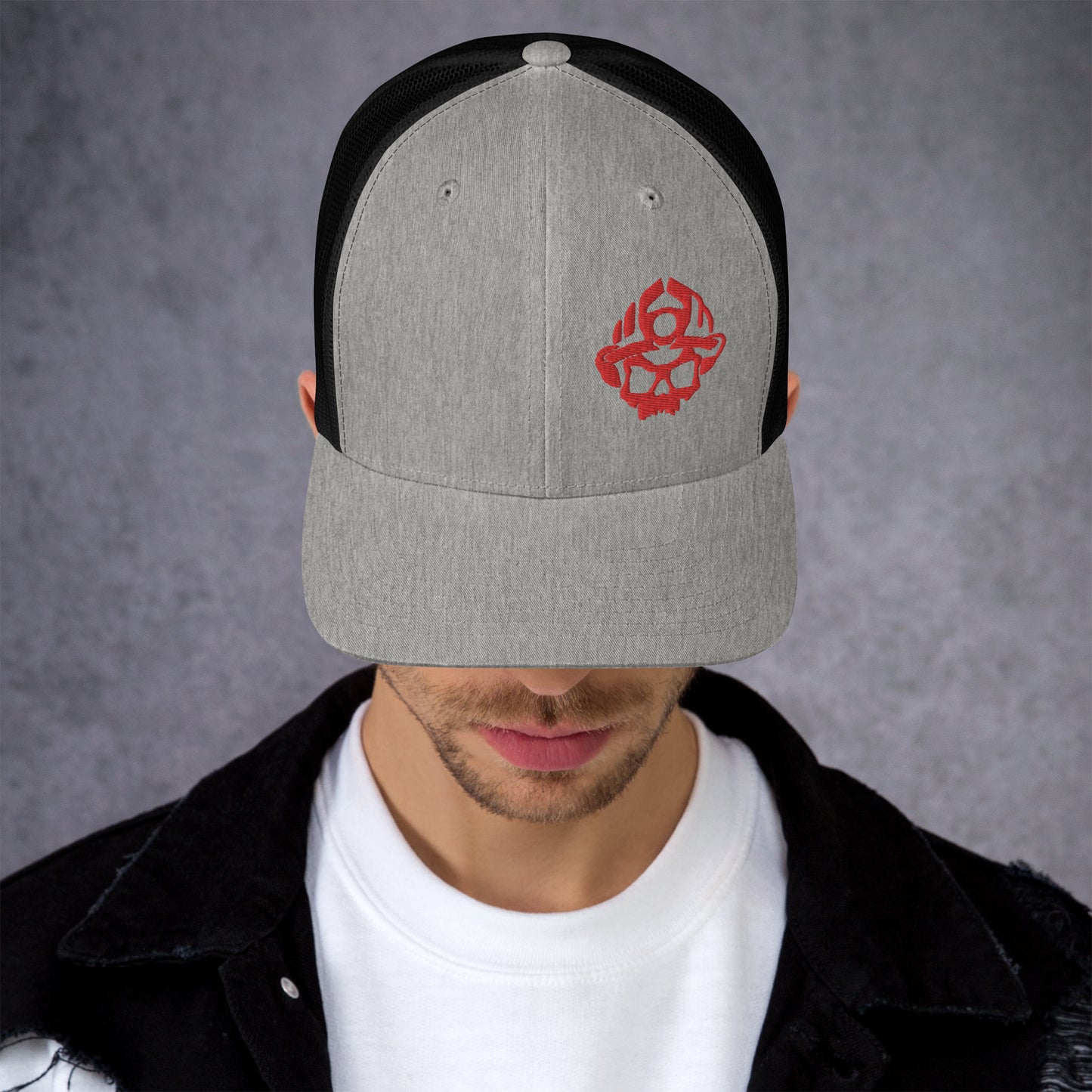Gorra de camionero bordada en 3D con el logotipo de Red Skull