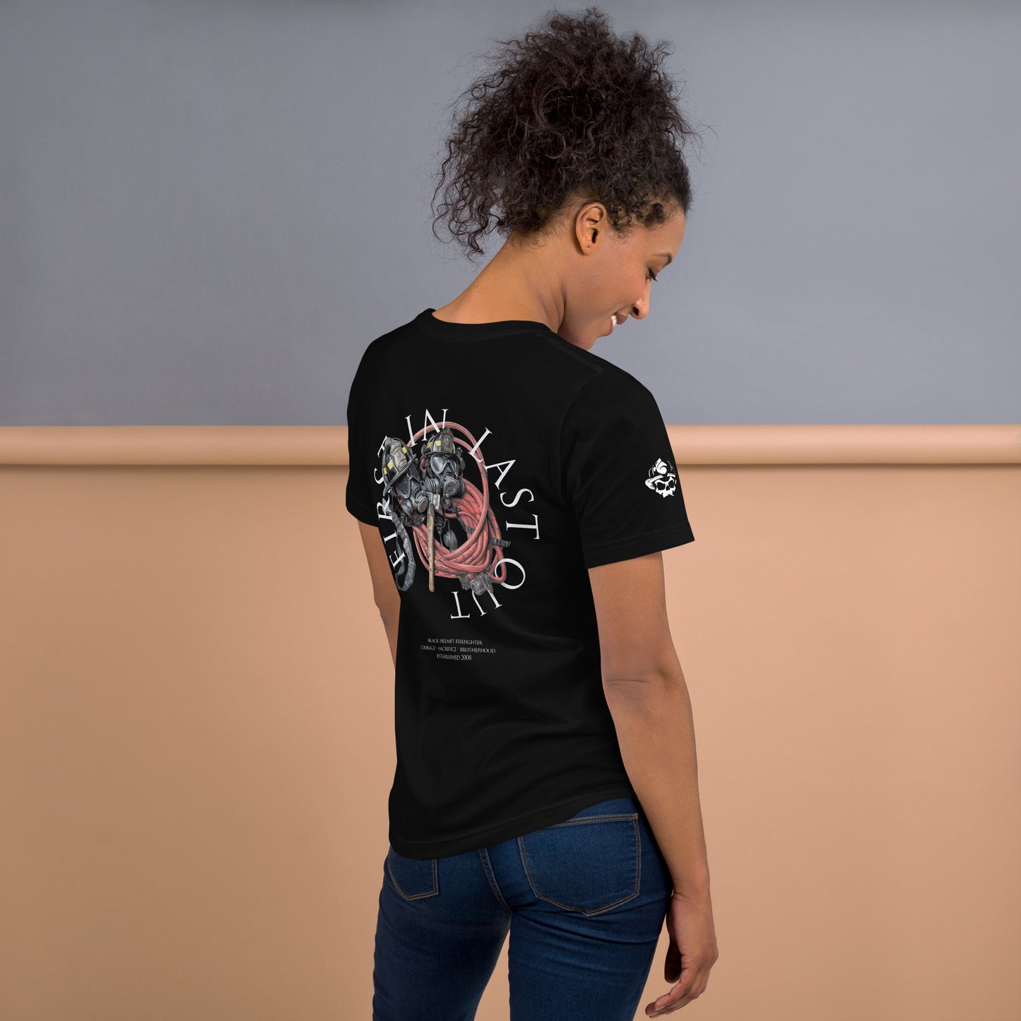 Premium-T-Shirt „First In, Last Out“