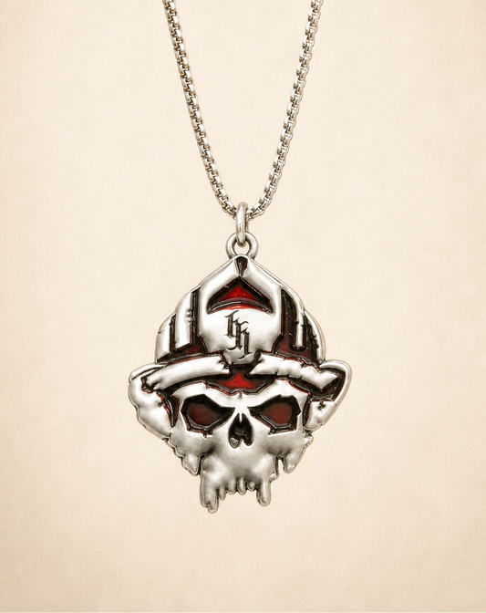 Colgante rojo translúcido con logotipo de calavera y casco negro de edición limitada para luchar contra el fuego