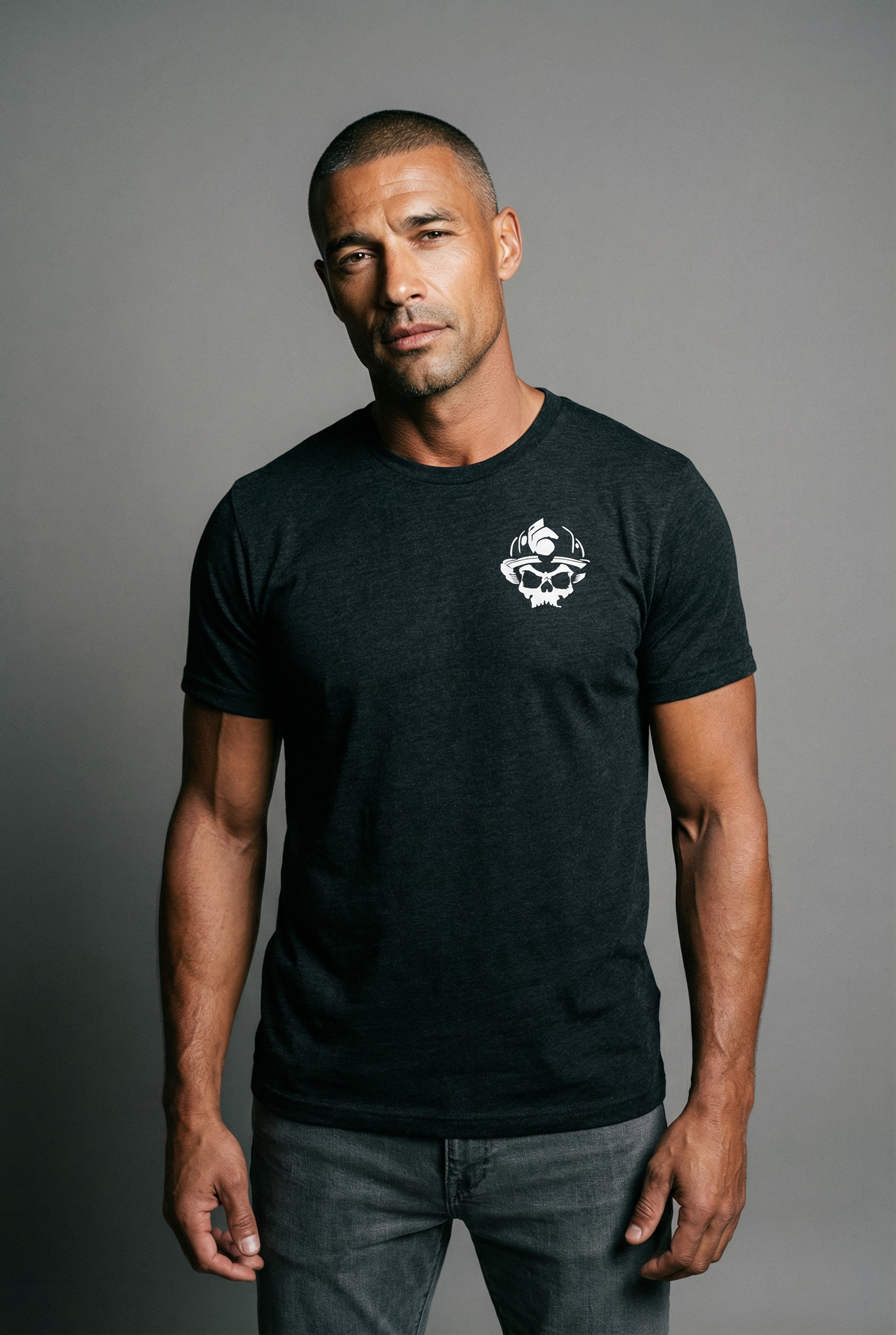 Klassisches Premium-T-Shirt mit Totenkopf-Logo